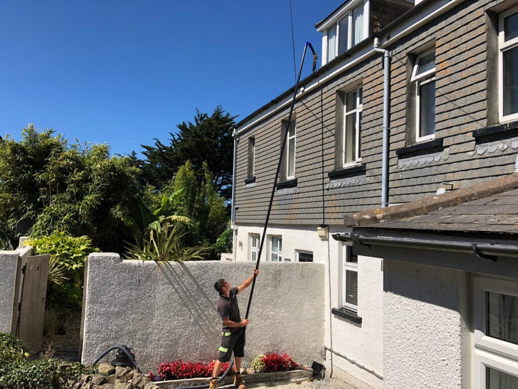 Gutter clearing in the sunshine