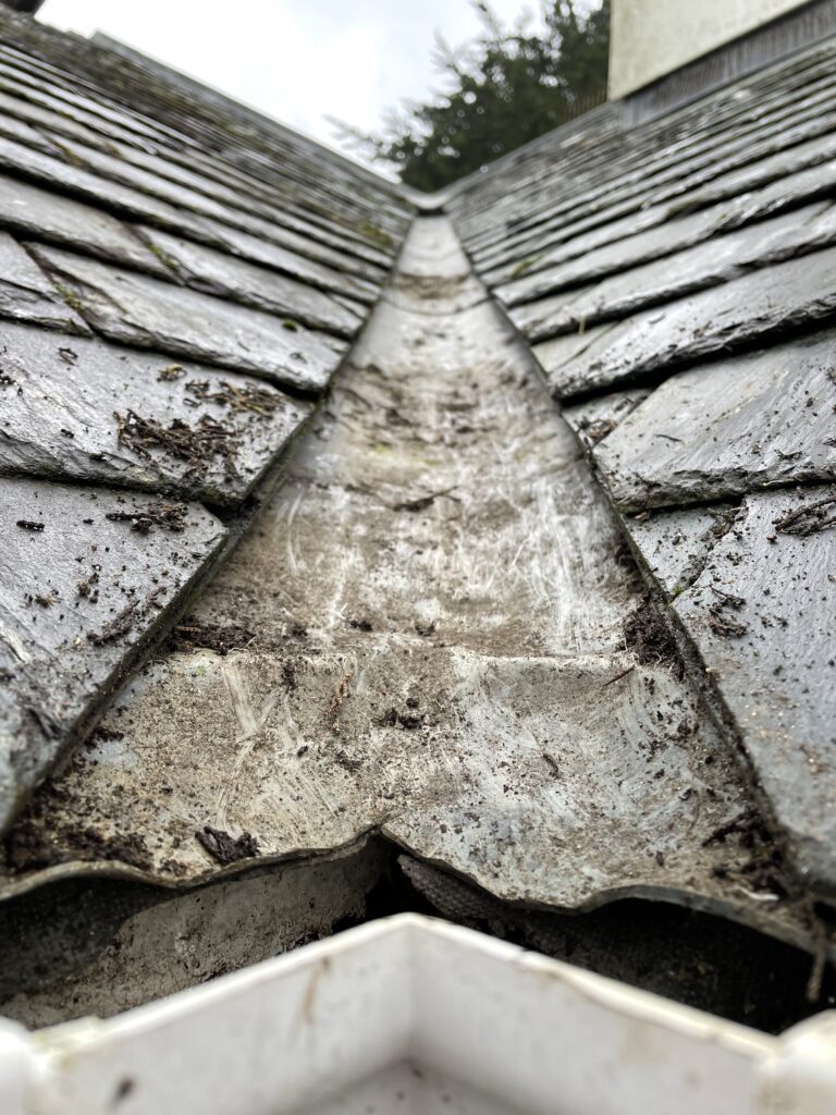 clearing roof gully/valley (after)